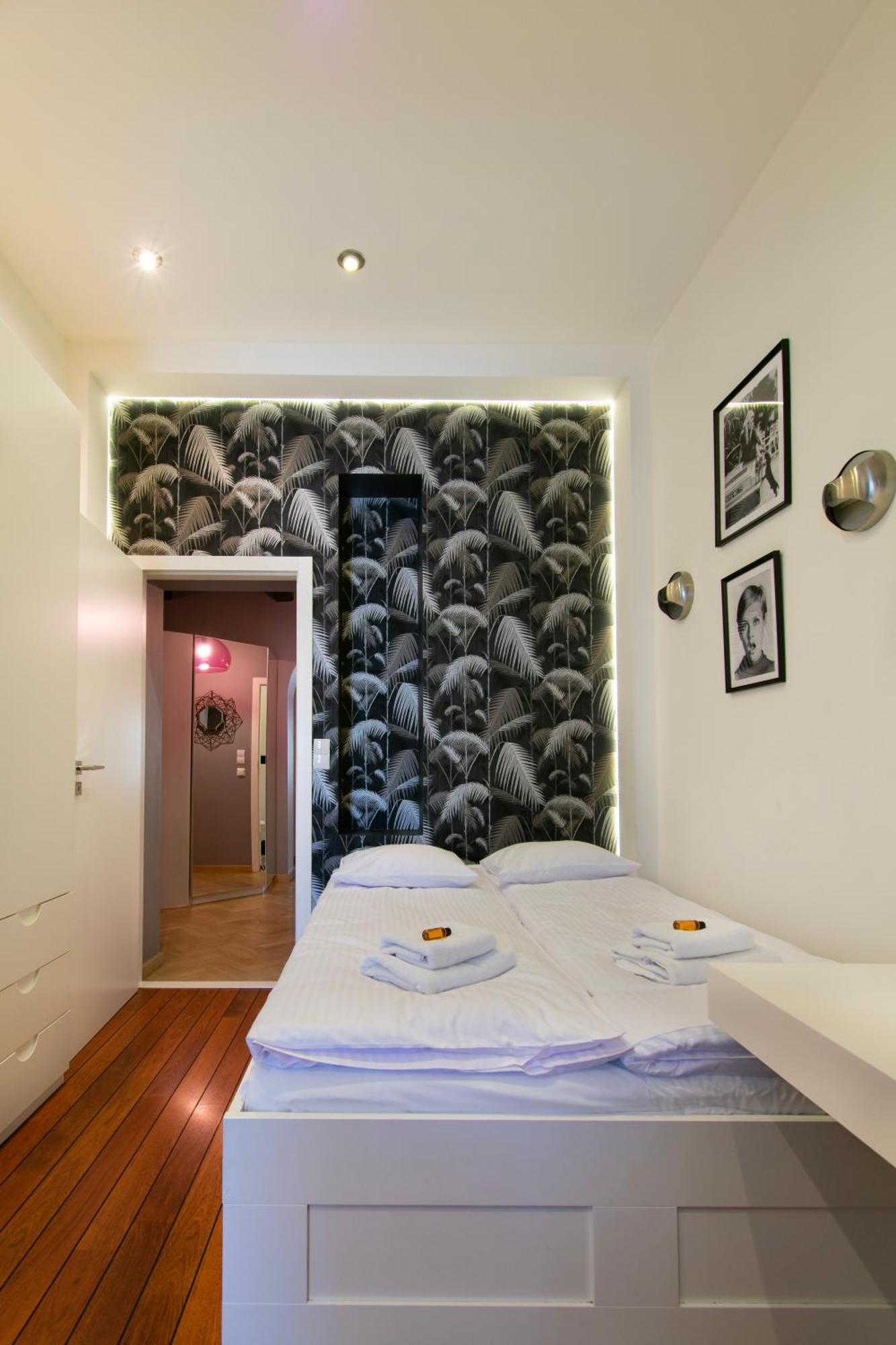 Spacious 3Br Apartment With Ac In Living Room, 2 Balconies Krakau Buitenkant foto