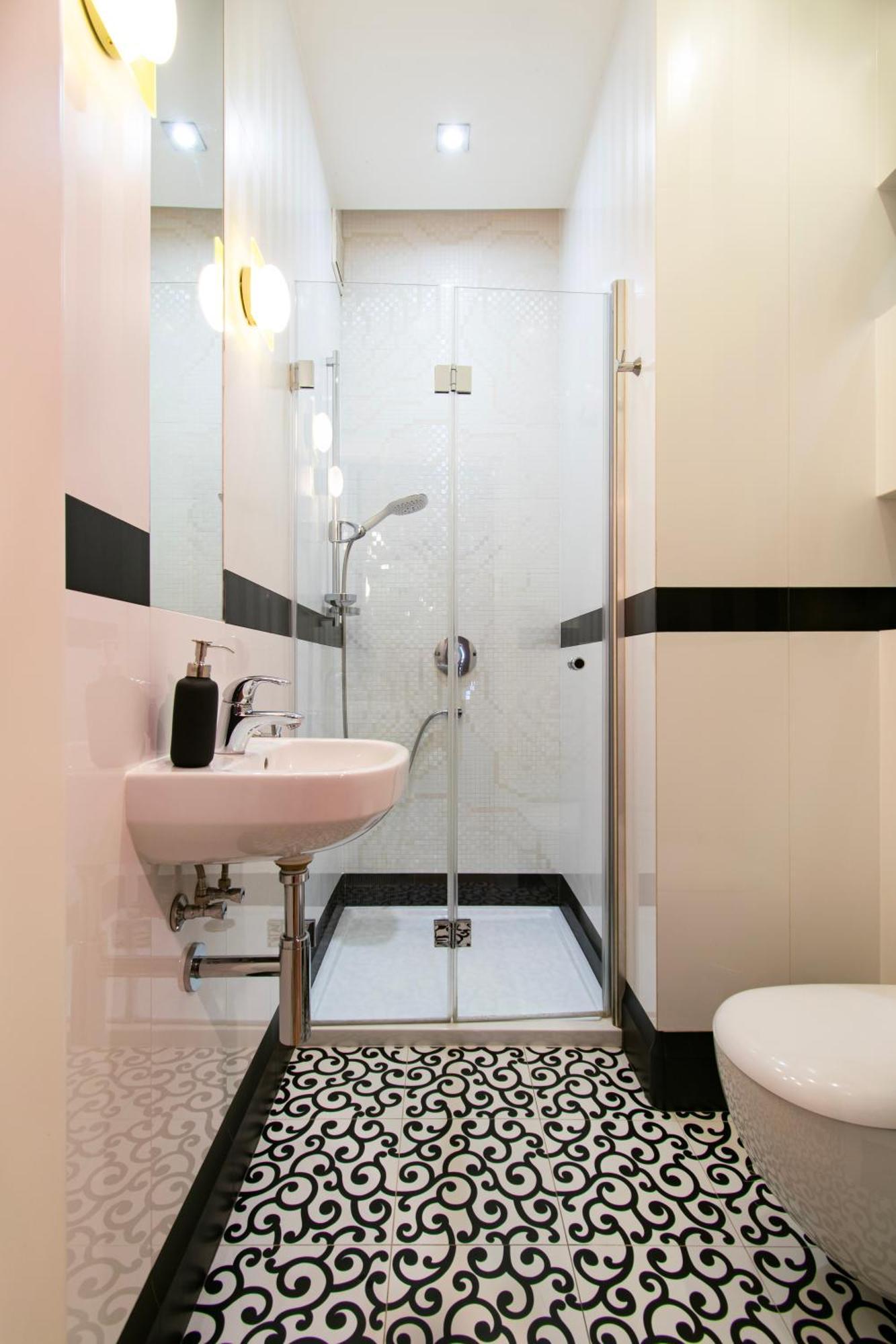 Spacious 3Br Apartment With Ac In Living Room, 2 Balconies Krakau Buitenkant foto
